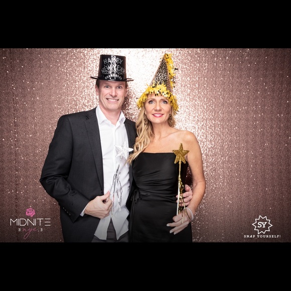 Meet your posher - Picture 1 of 8